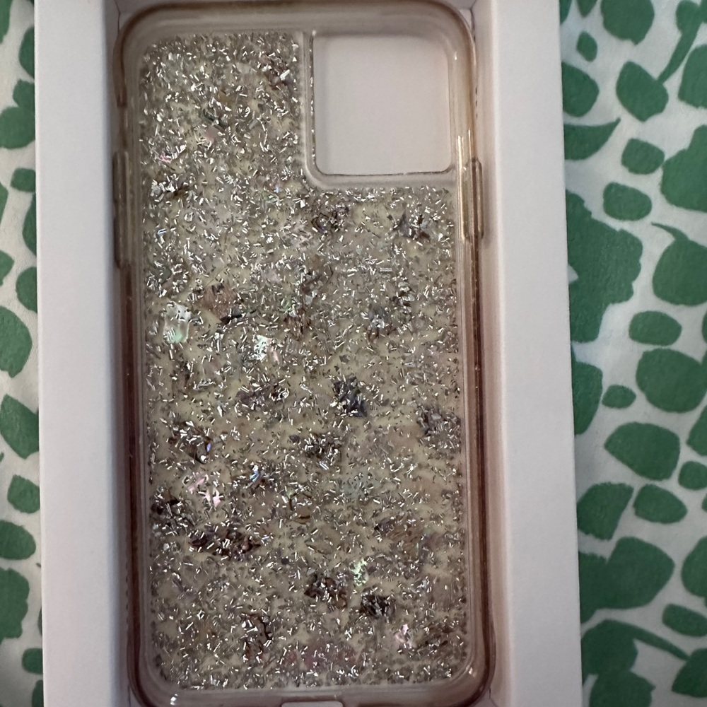 New slightly used casemate case. Compatible with iPhone 11 Pro Max